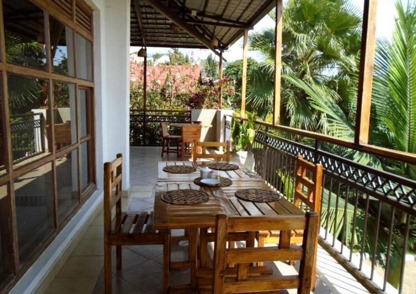 Asante Hotel Gisenyi ภายนอก รูปภาพ
